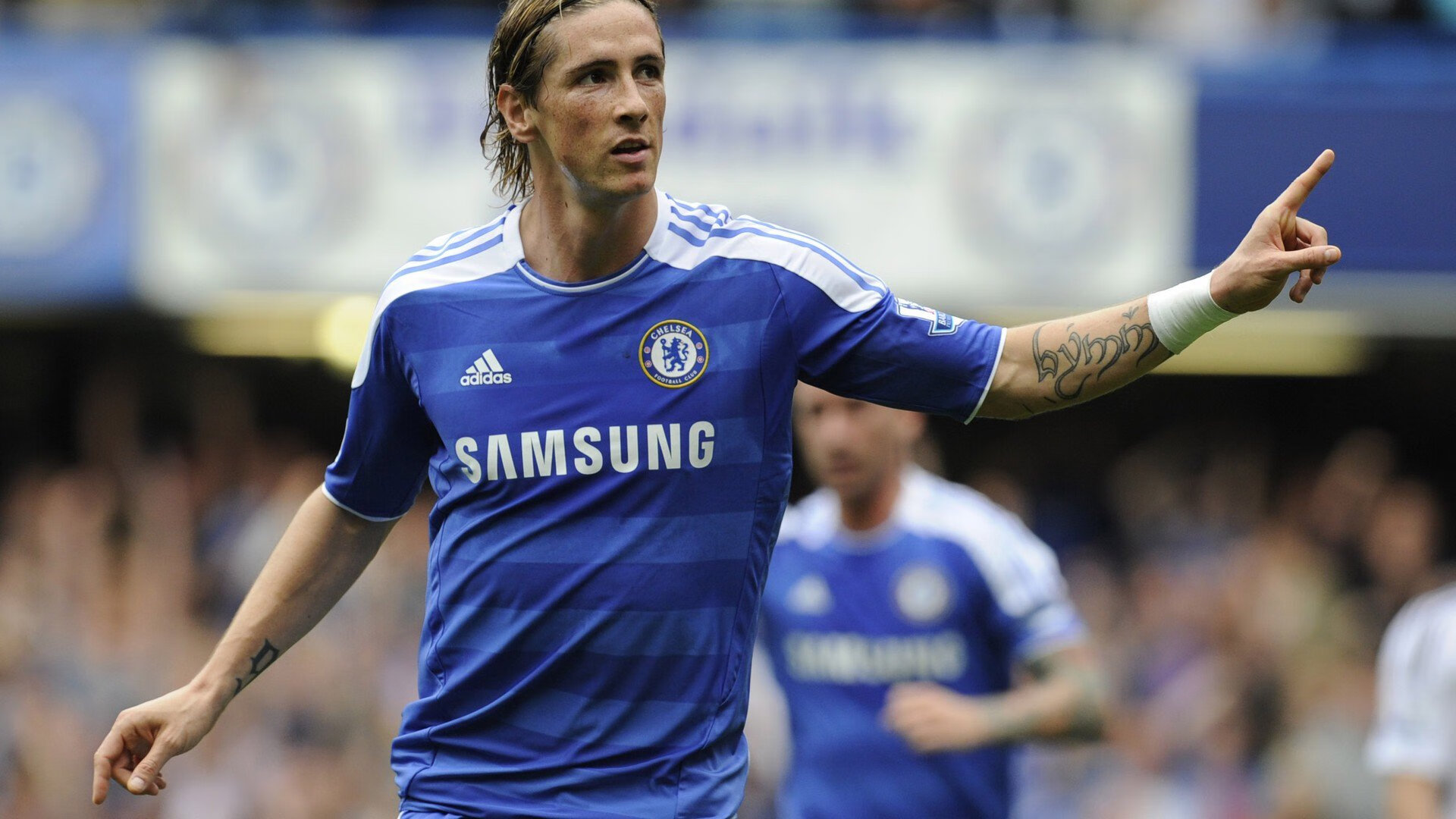 西甲国家德比之夜，切特连续得分拉开差距，书写个人传奇