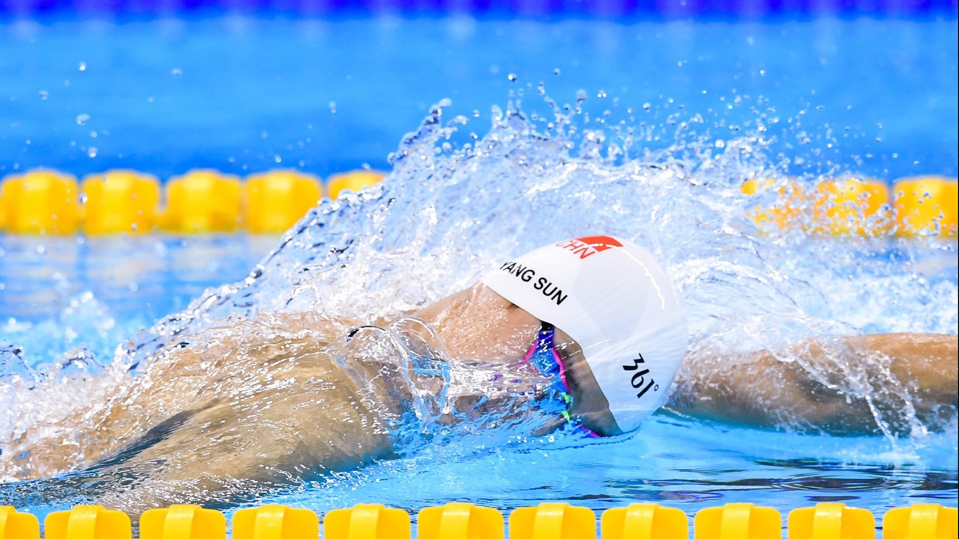 陈雨菲状态火热力挽狂澜，中国队险胜日本队惊险晋级